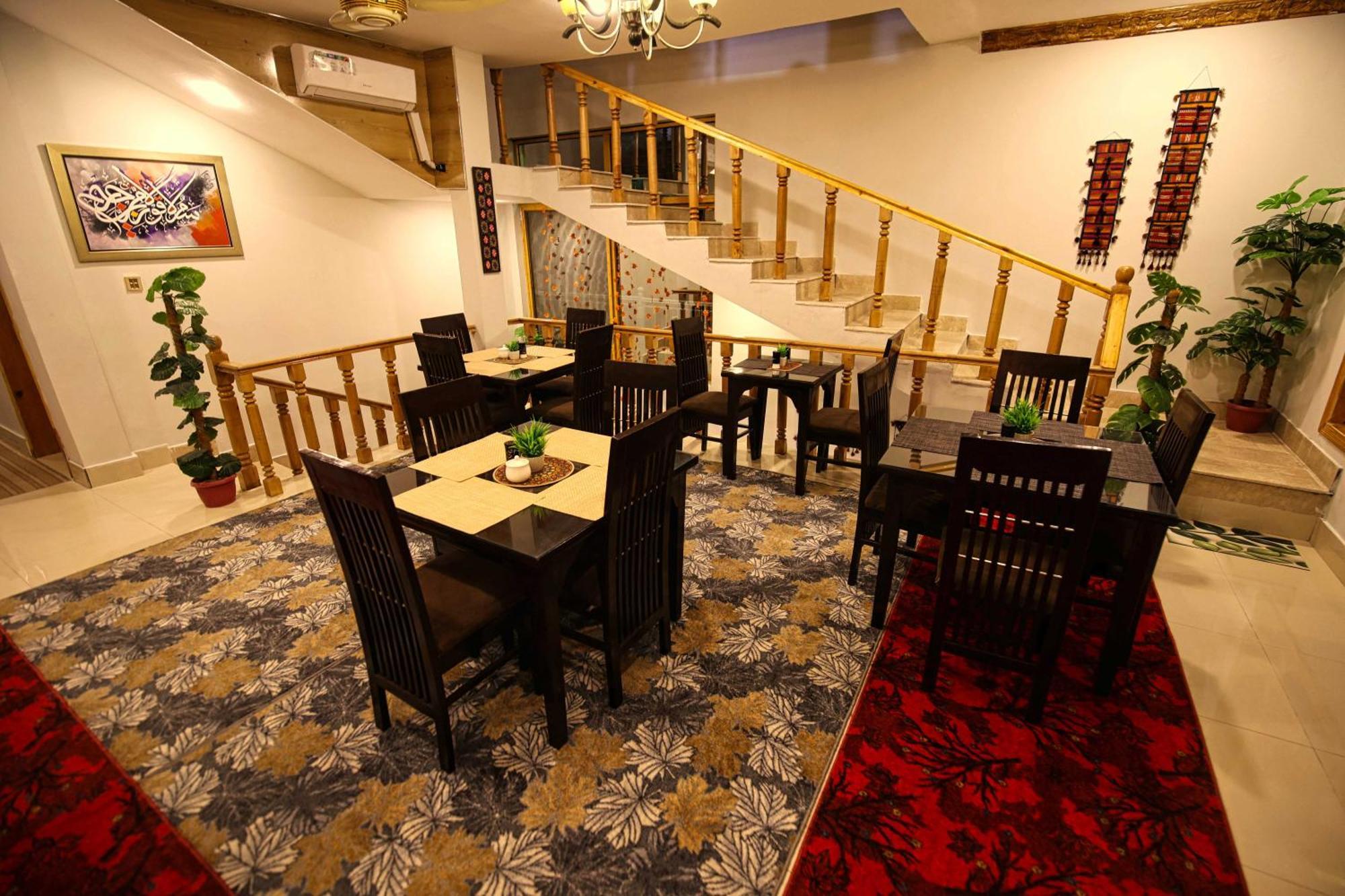 Oak Residency Gilgit Exterior foto