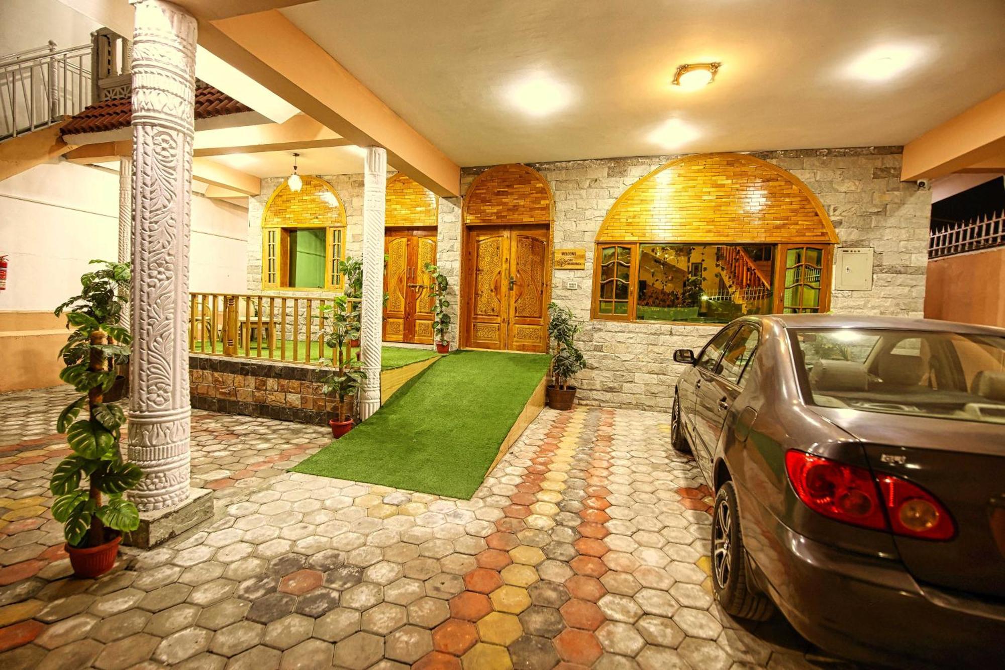 Oak Residency Gilgit Exterior foto