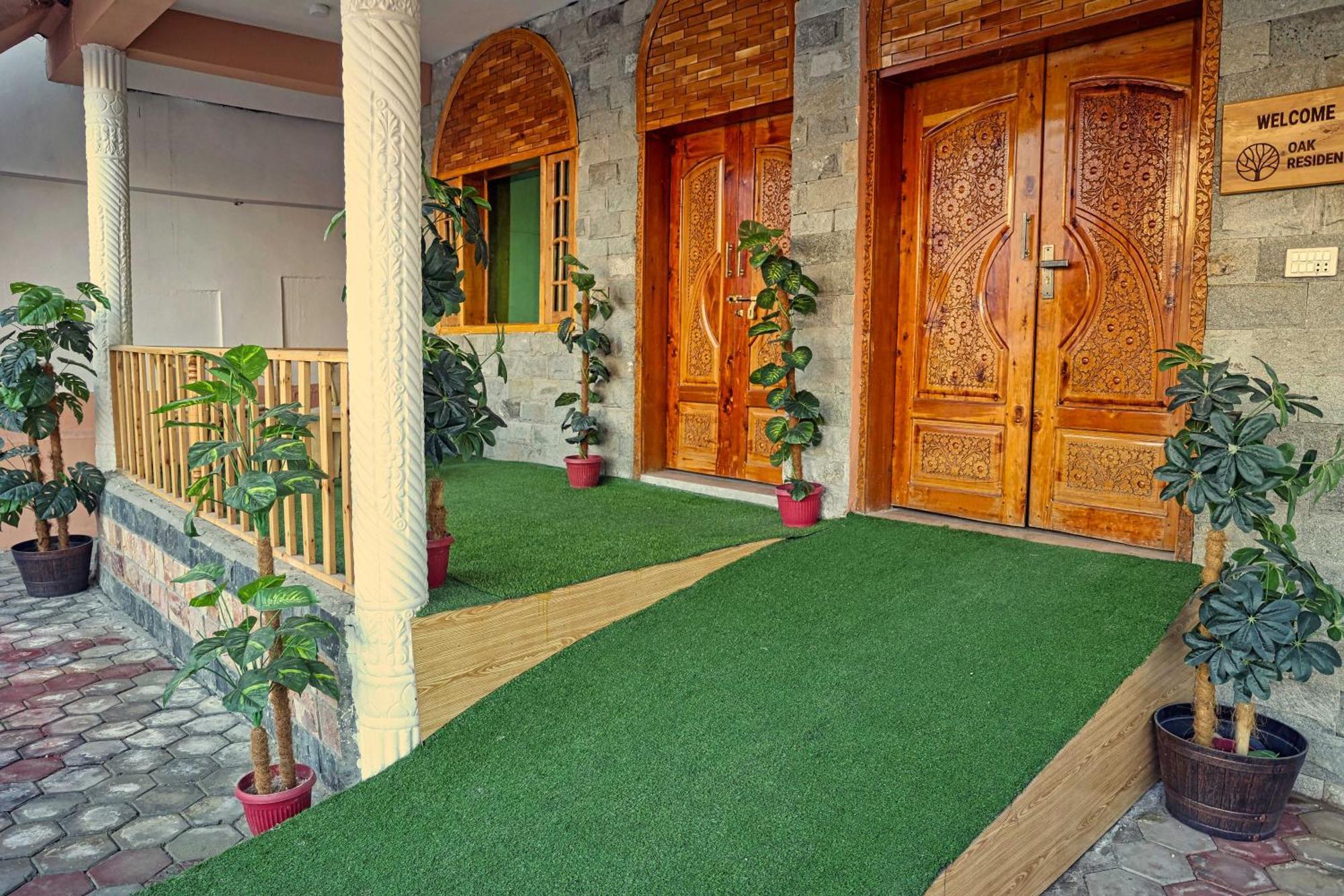 Oak Residency Gilgit Exterior foto